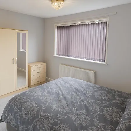 公寓 Cosy 3 Bed House, Decked Garden, Free Parking