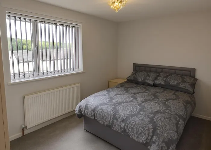 Апартаменти Cosy 3 Bed House, Decked Garden, Free Parking Лідс